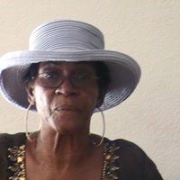 Winnie Moore Photo 7