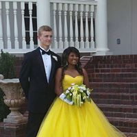 Joy Howell Photo 24