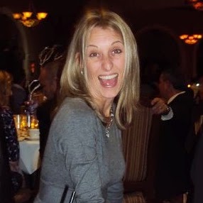 Amy Reynolds Photo 12