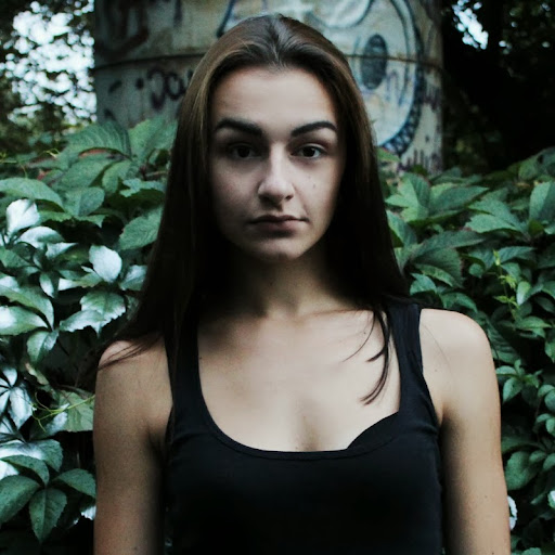 Kate Weber Photo 36