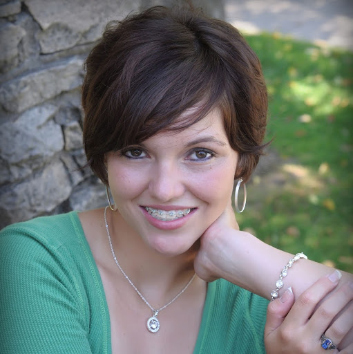 Alyssa Hunt Photo 17