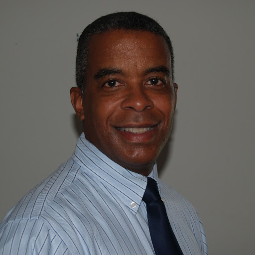 Desmond Hunt Photo 4