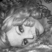 Laura Rowan Photo 41