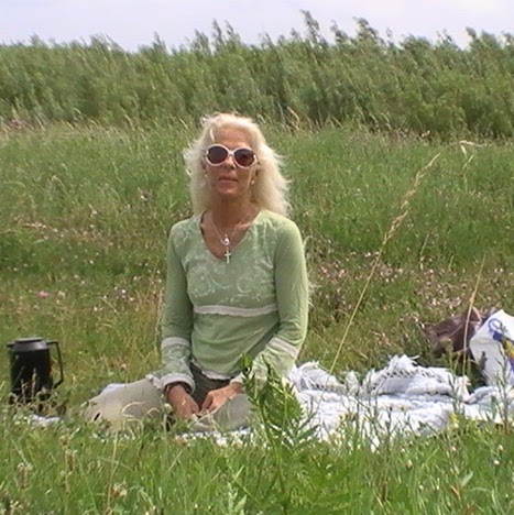 Joan Hansen Photo 7