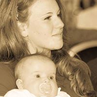 Laura Scholes Photo 10
