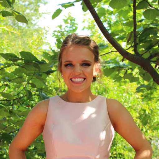 Kristen Hunter Photo 14