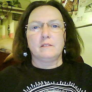 Laura Travis Photo 37