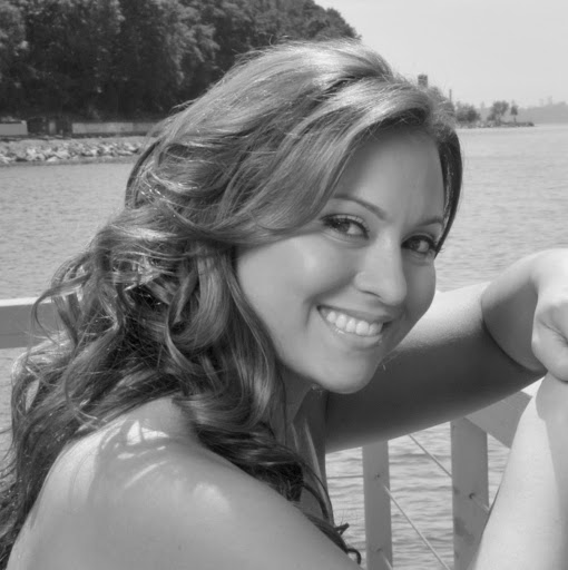 Erica Gonzalez Photo 26