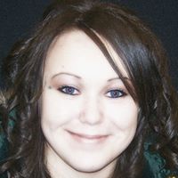 April Groves Photo 11