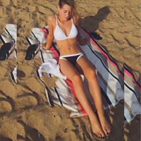 Hannah Richards Photo 13
