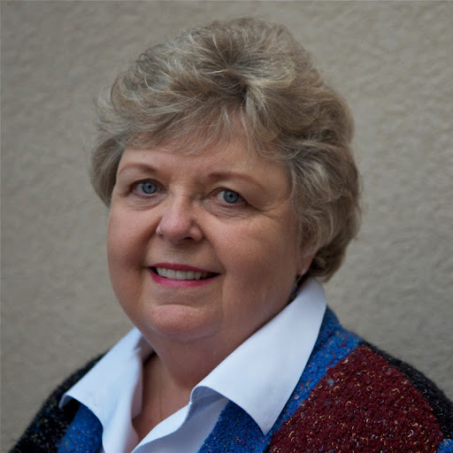 Kathryn Holmes Photo 12