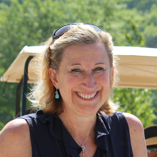 Ellen Rhodes Photo 29