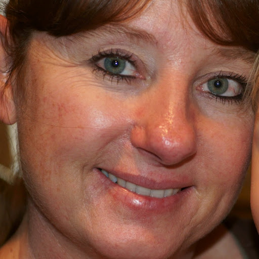 Deanna Reynolds Photo 16