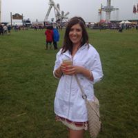 Clare Thompson Photo 29