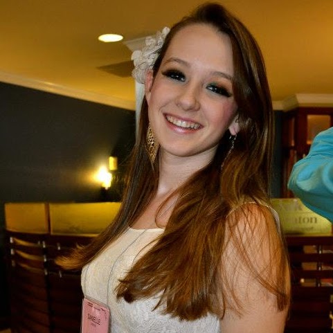 Danielle Overton Photo 31