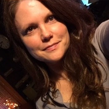 Jennifer Lambert Photo 30