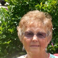 Linda Whittaker Photo 32