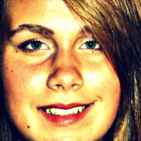 Rachael Sutton Photo 24