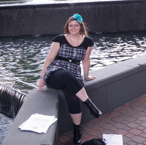 Laura Nix Photo 7