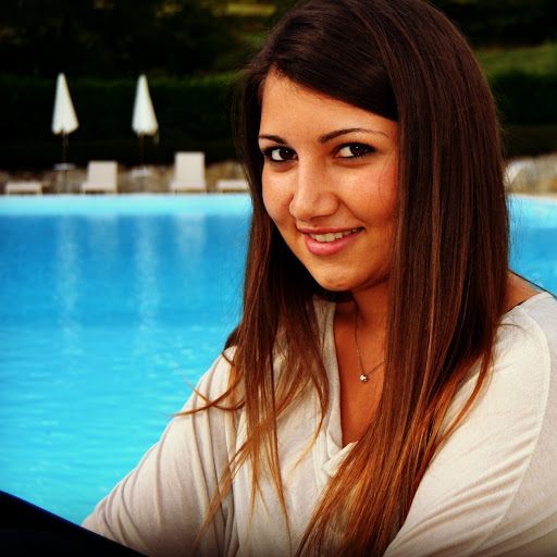 Angela Leo Photo 5
