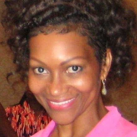 Elizabeth Hannah Photo 23