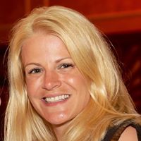 Jennifer Pavone Photo 4