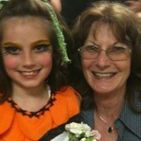 Linda Yates Photo 28