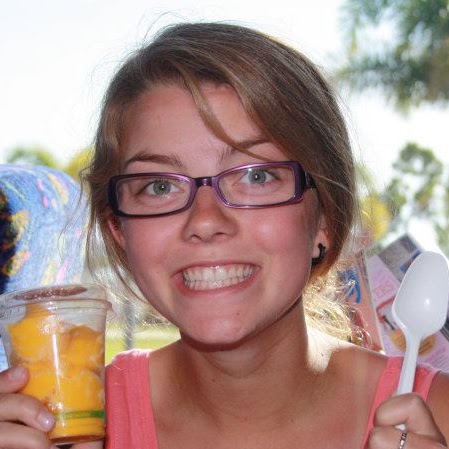 April Connolly Photo 27