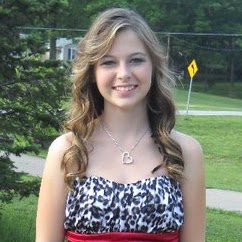 Mackenzie Clark Photo 16