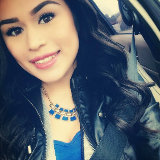 Samantha Hernandez Photo 22