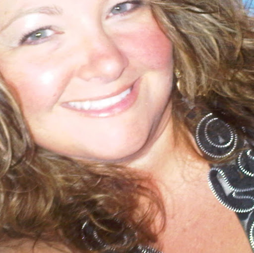 Michelle Roberts Photo 31