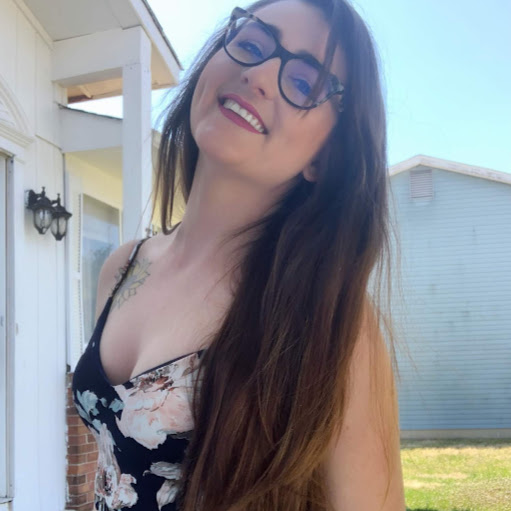 Heather Carlson Photo 34