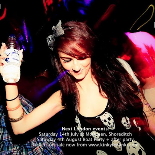 Stephanie Armstrong Photo 28