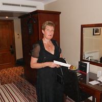 Leslie Bain Photo 8