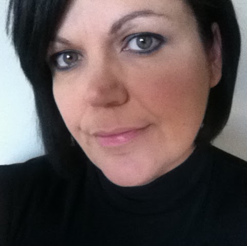 Robyn Graves Photo 33