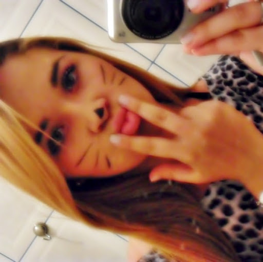 Carol Santiago Photo 16