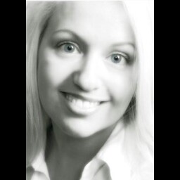 Stephanie Slater Photo 16