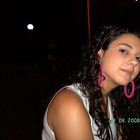 Melanie Paredes Photo 7