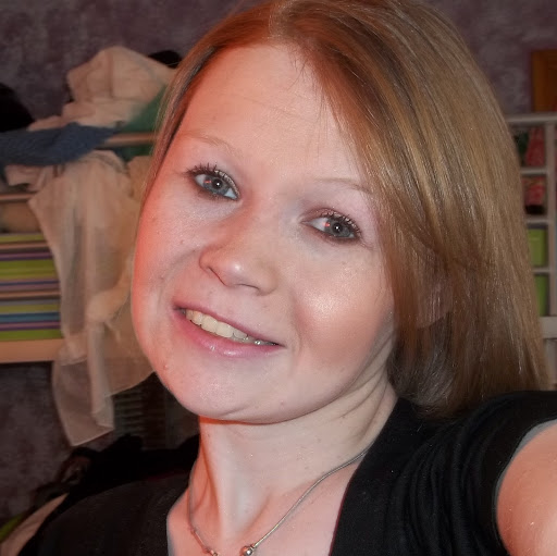 Vicki Lynch Photo 34