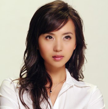 Violet Li Photo 24