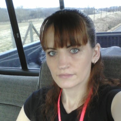 Jennifer Kurth Photo 18