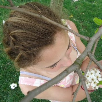 Nicole Kuhn Photo 20