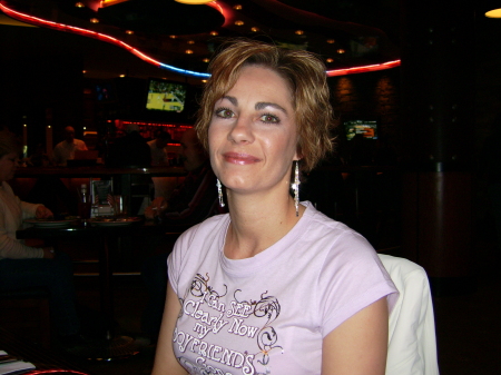 Alison Sanders Photo 22