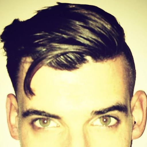 Elliot Richards Photo 28