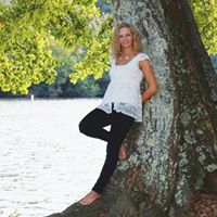 Suzanne Bailey Photo 41
