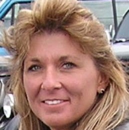 Debbie Hardy Photo 13