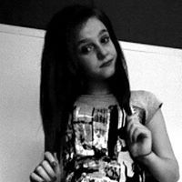 Danielle Phillips Photo 30