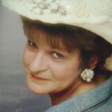 Helen Elliott Photo 26