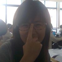 Laura Wang Photo 25