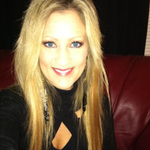 Gina Luke Photo 23